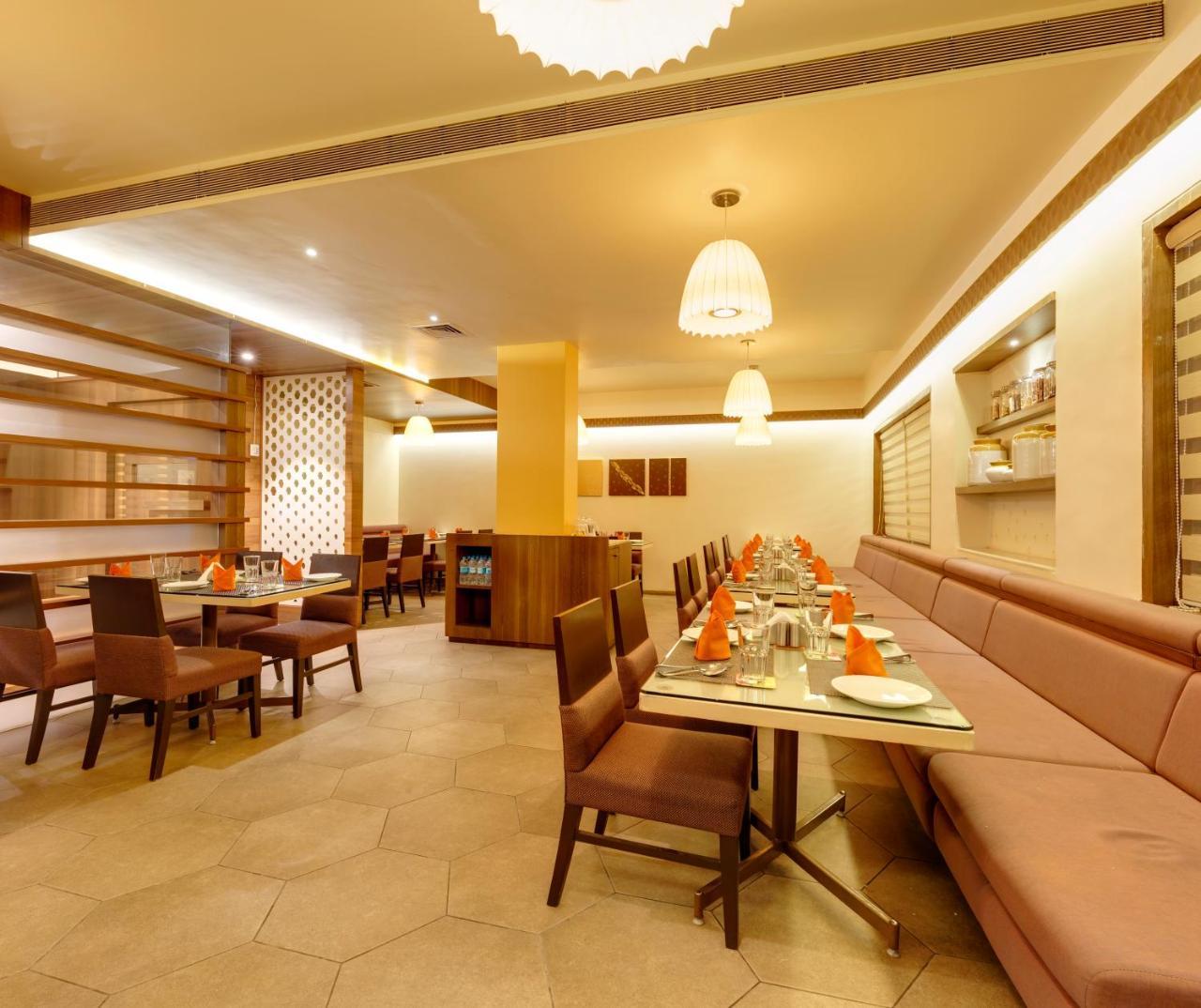 Kyriad Hotel Jaipur By Othpl Bagian luar foto