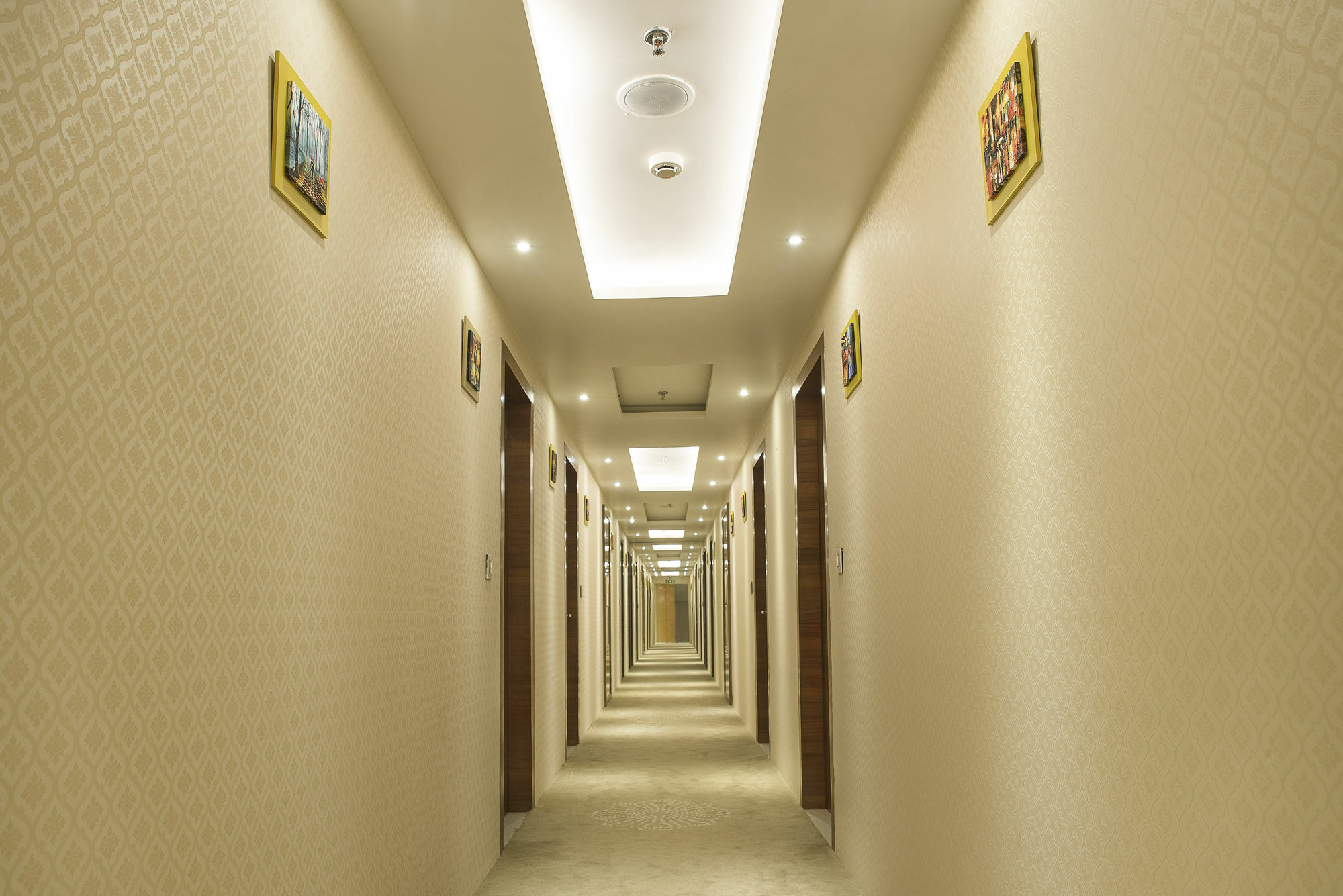 Kyriad Hotel Jaipur By Othpl Bagian luar foto